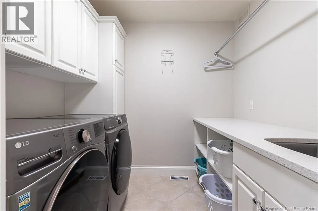 6 Willowdale Court