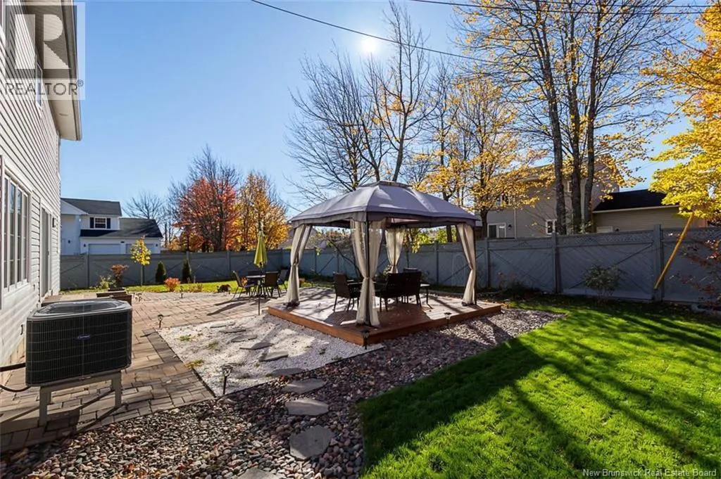 6 Willowdale Court