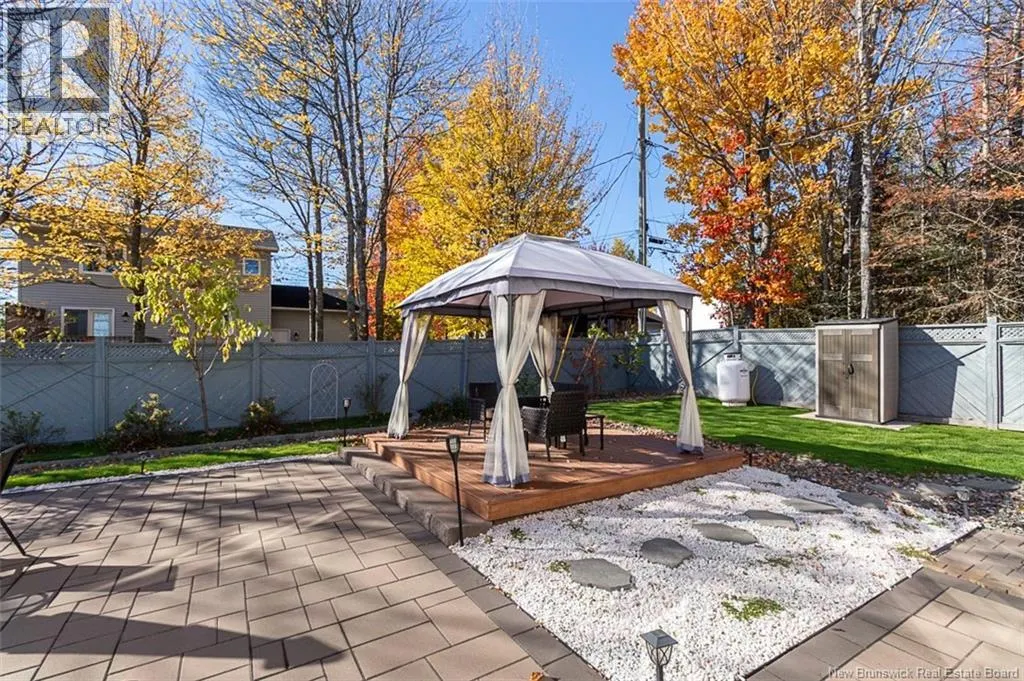 6 Willowdale Court
