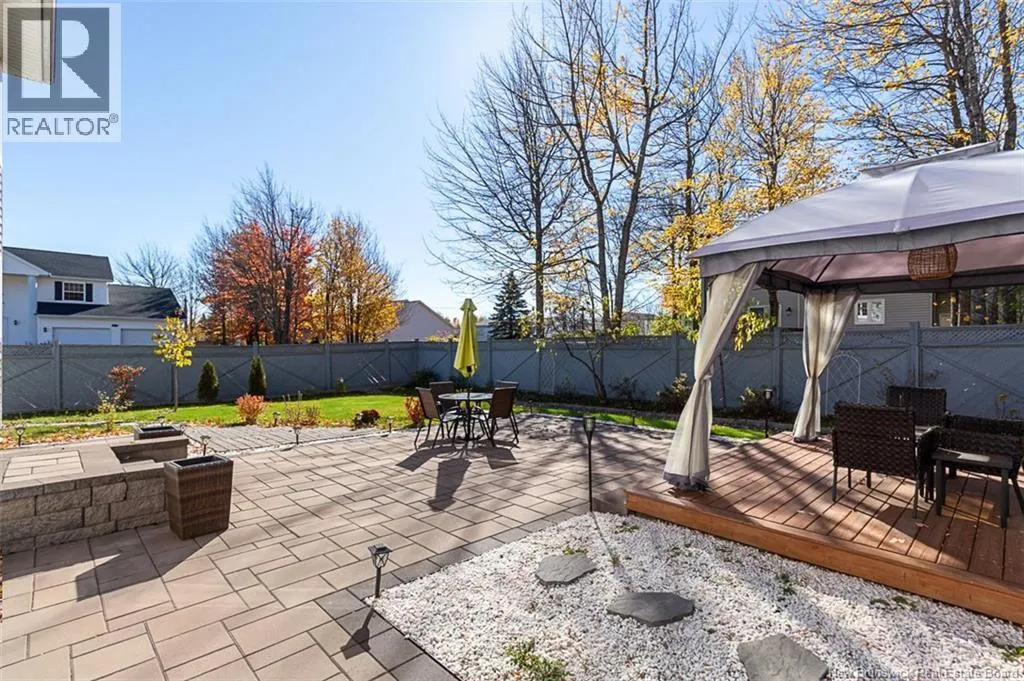 6 Willowdale Court