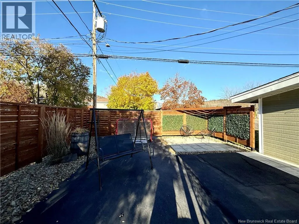 28 Émile-Simard Avenue