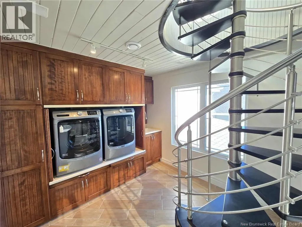 2156 Queen Elizabeth Drive