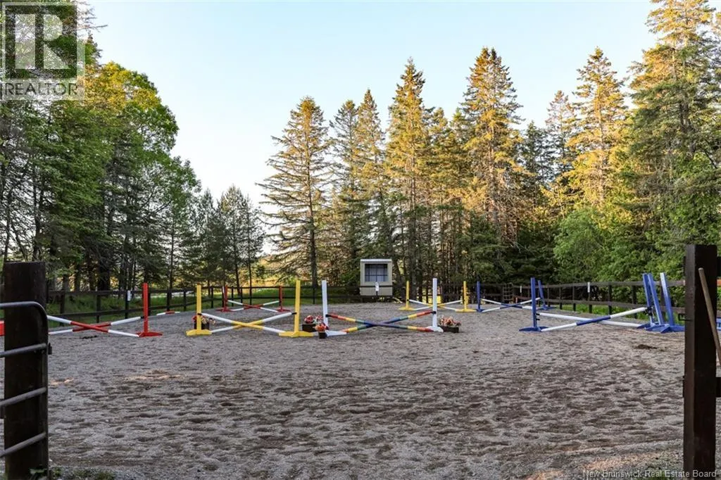 560 Lakeside Road