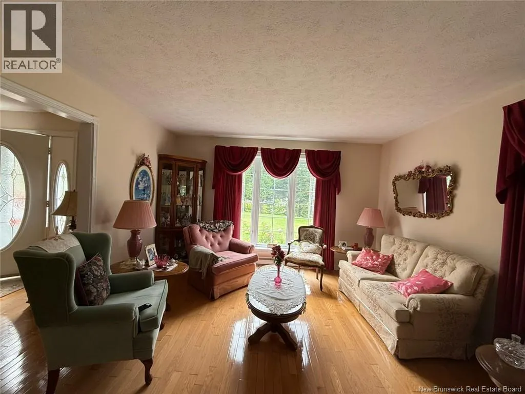 81 Woodland Hill