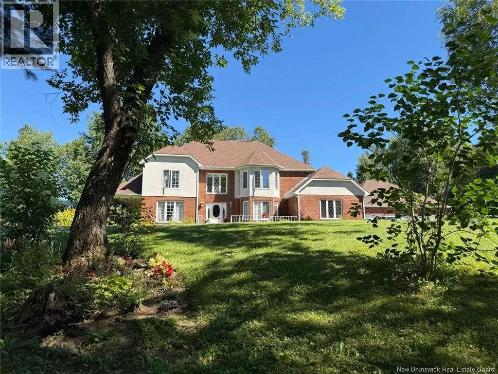 81 Woodland Hill