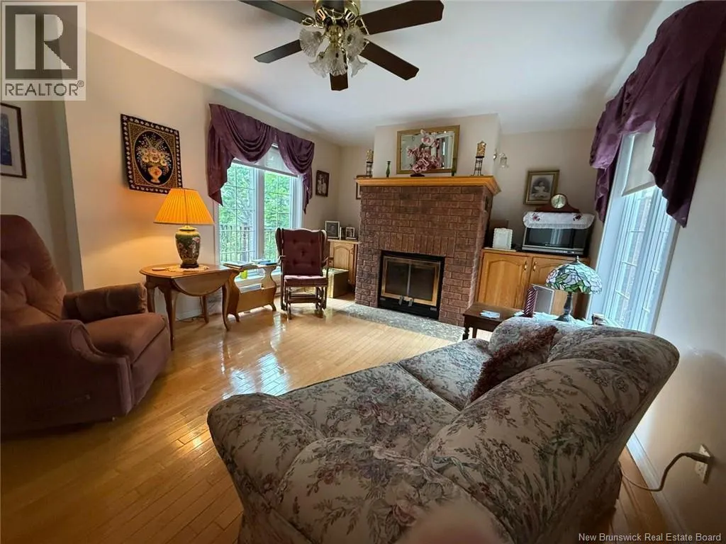 81 Woodland Hill