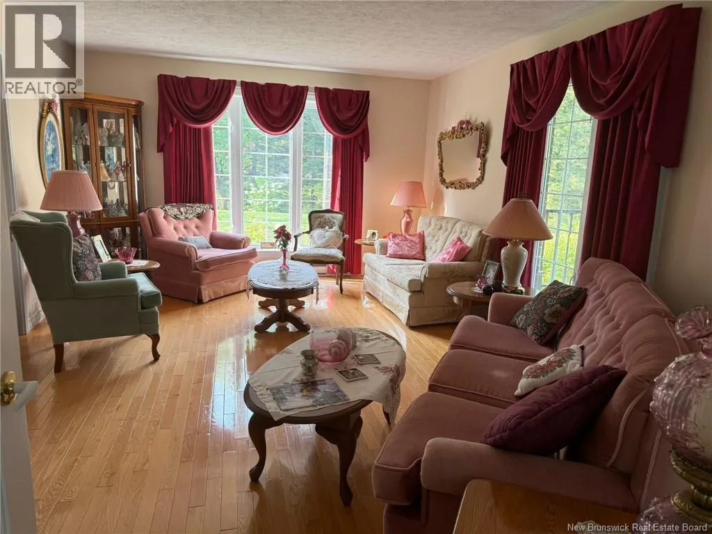 81 Woodland Hill