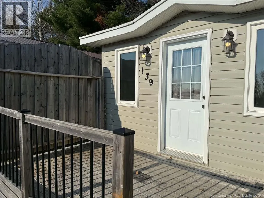 139 Farrer Crescent