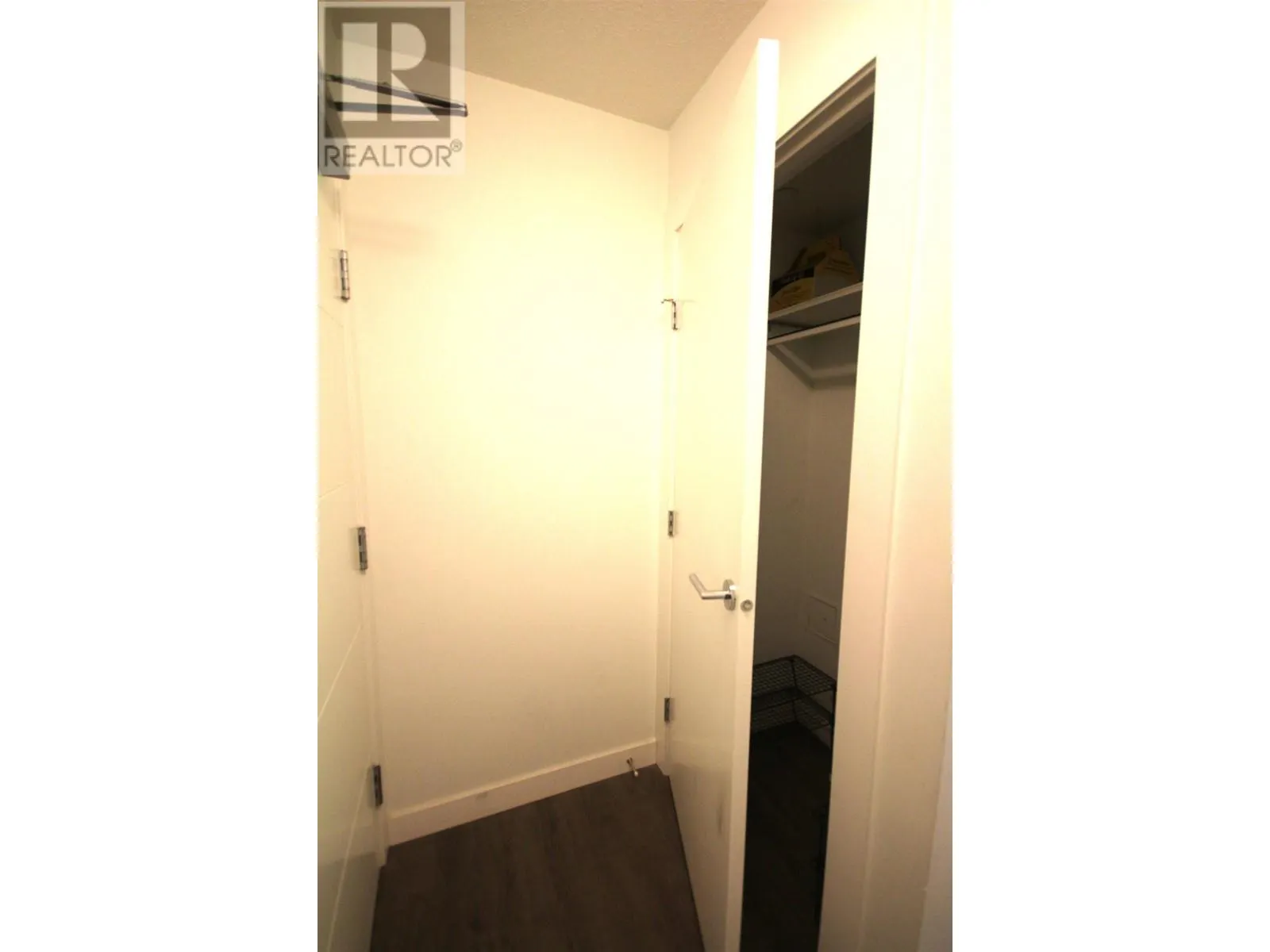 2305 988 QUAYSIDE DRIVE