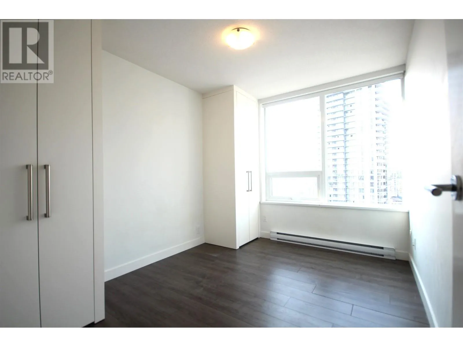2305 988 QUAYSIDE DRIVE