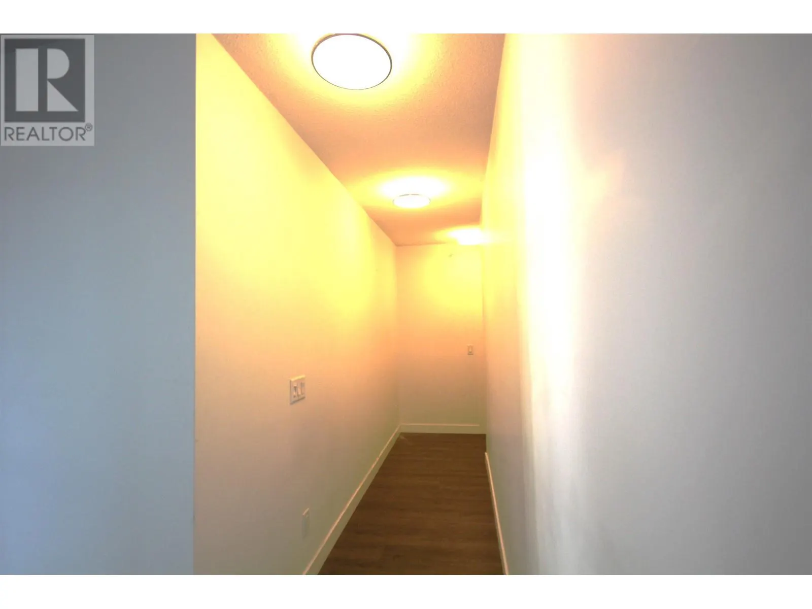 2305 988 QUAYSIDE DRIVE