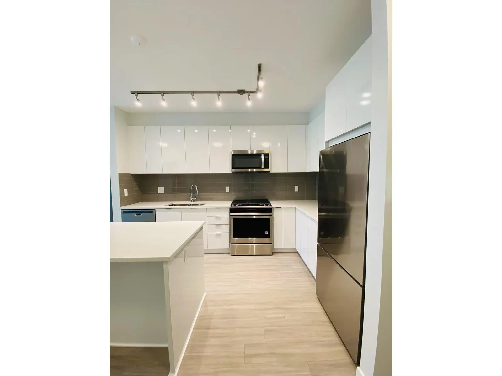A105 8150 207 STREET