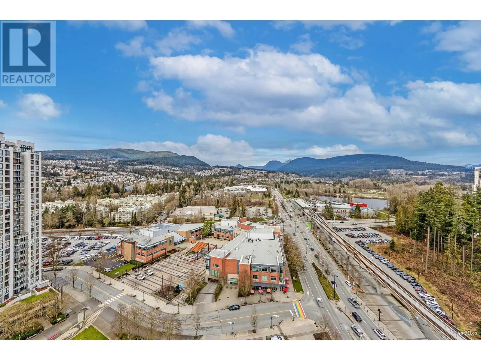 2208 3007 GLEN DRIVE