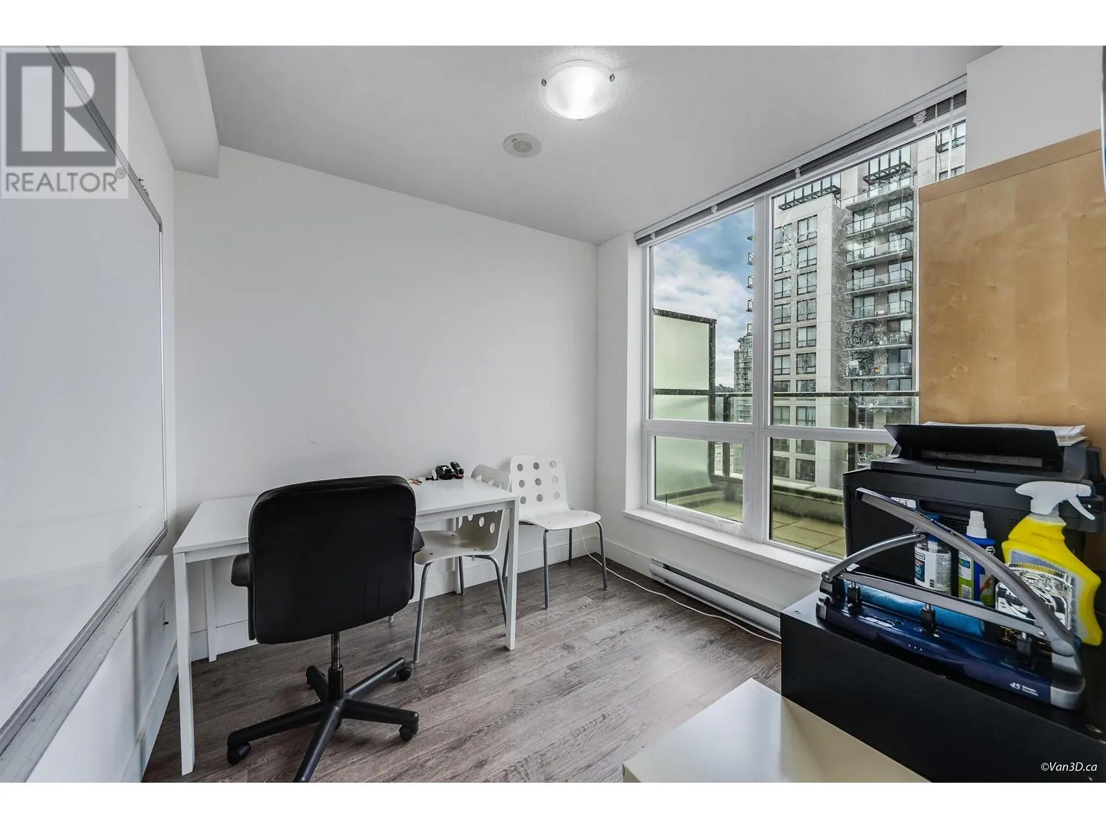 2208 3007 GLEN DRIVE