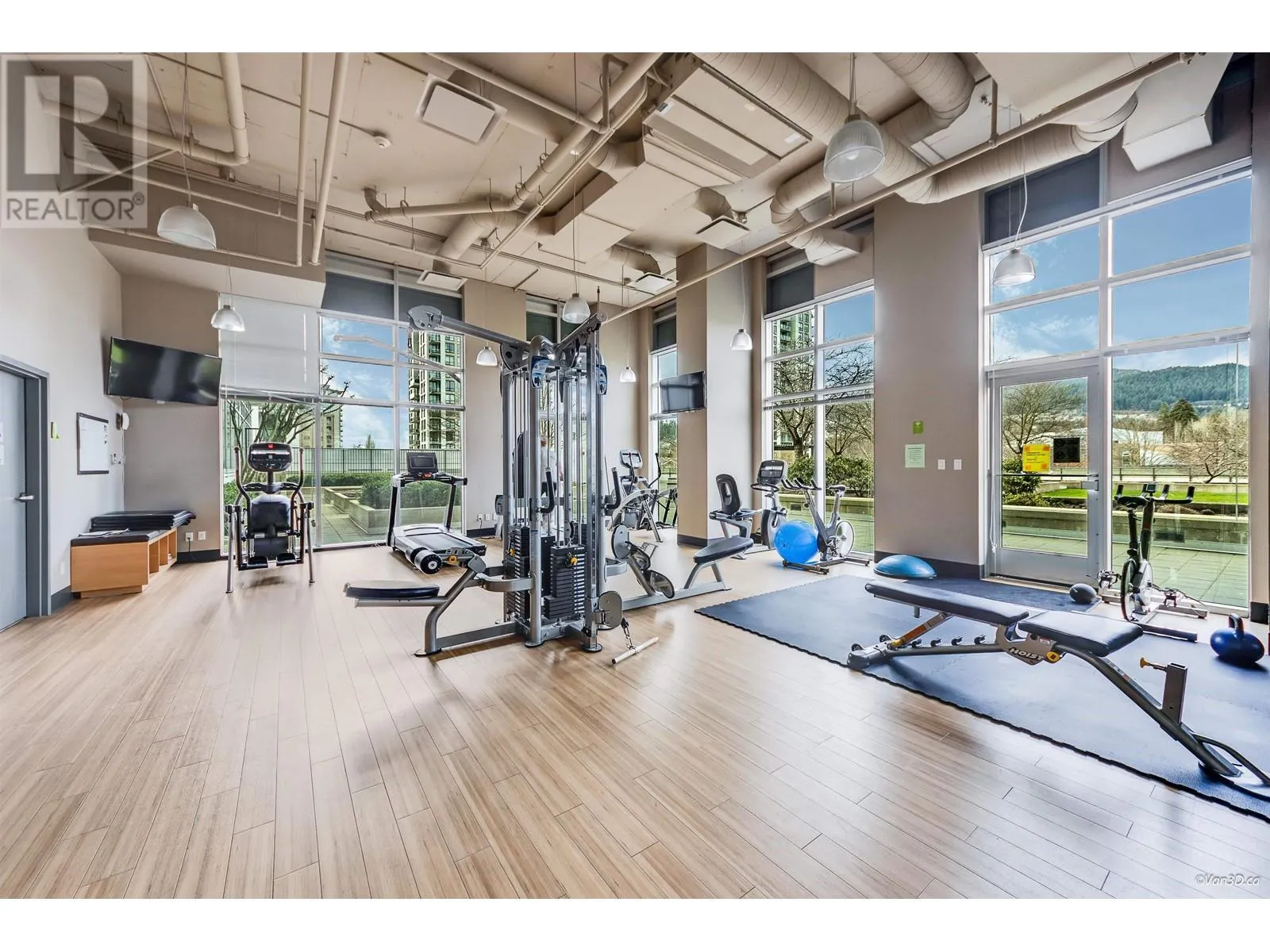 2208 3007 GLEN DRIVE