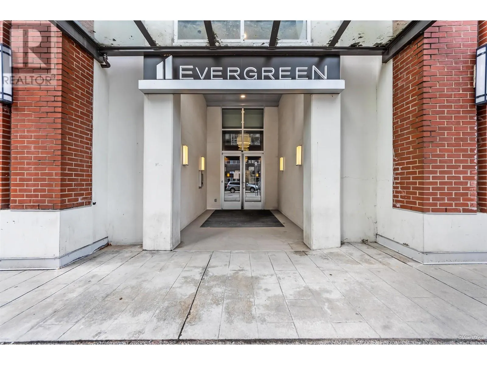 2208 3007 GLEN DRIVE