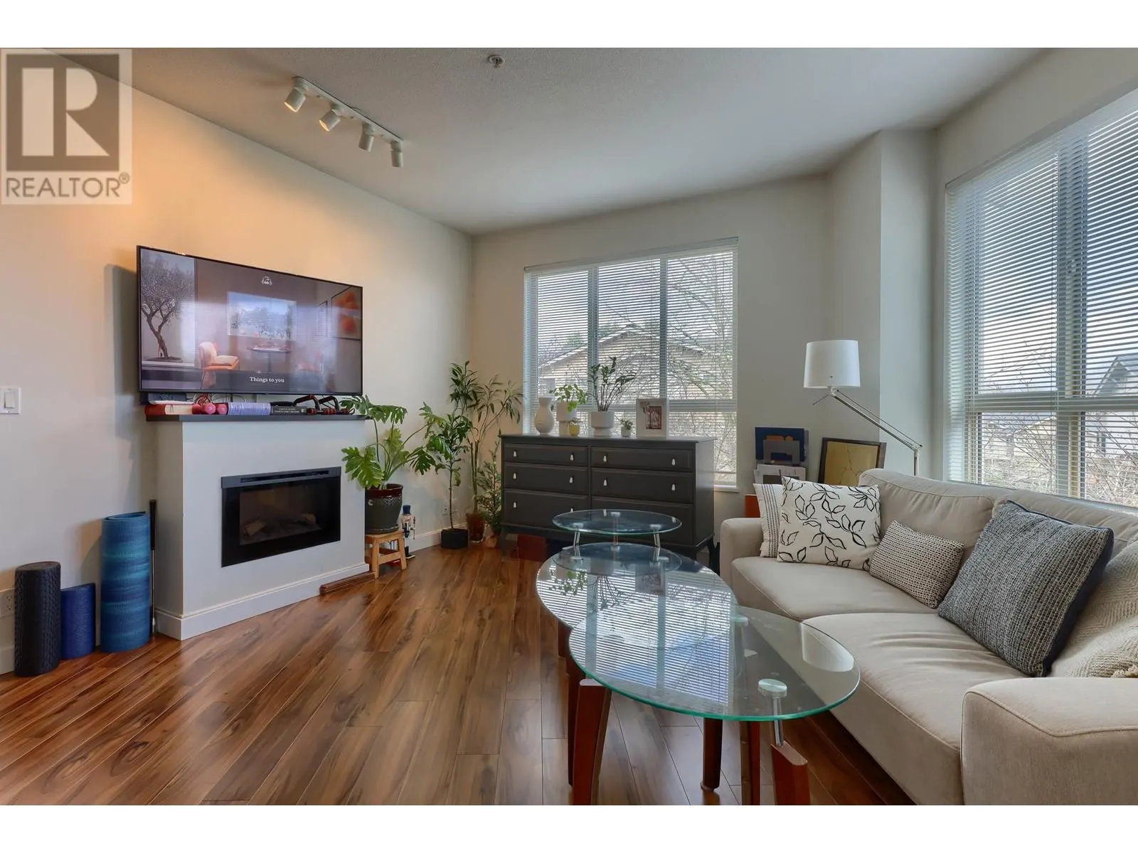 201 250 FRANCIS WAY