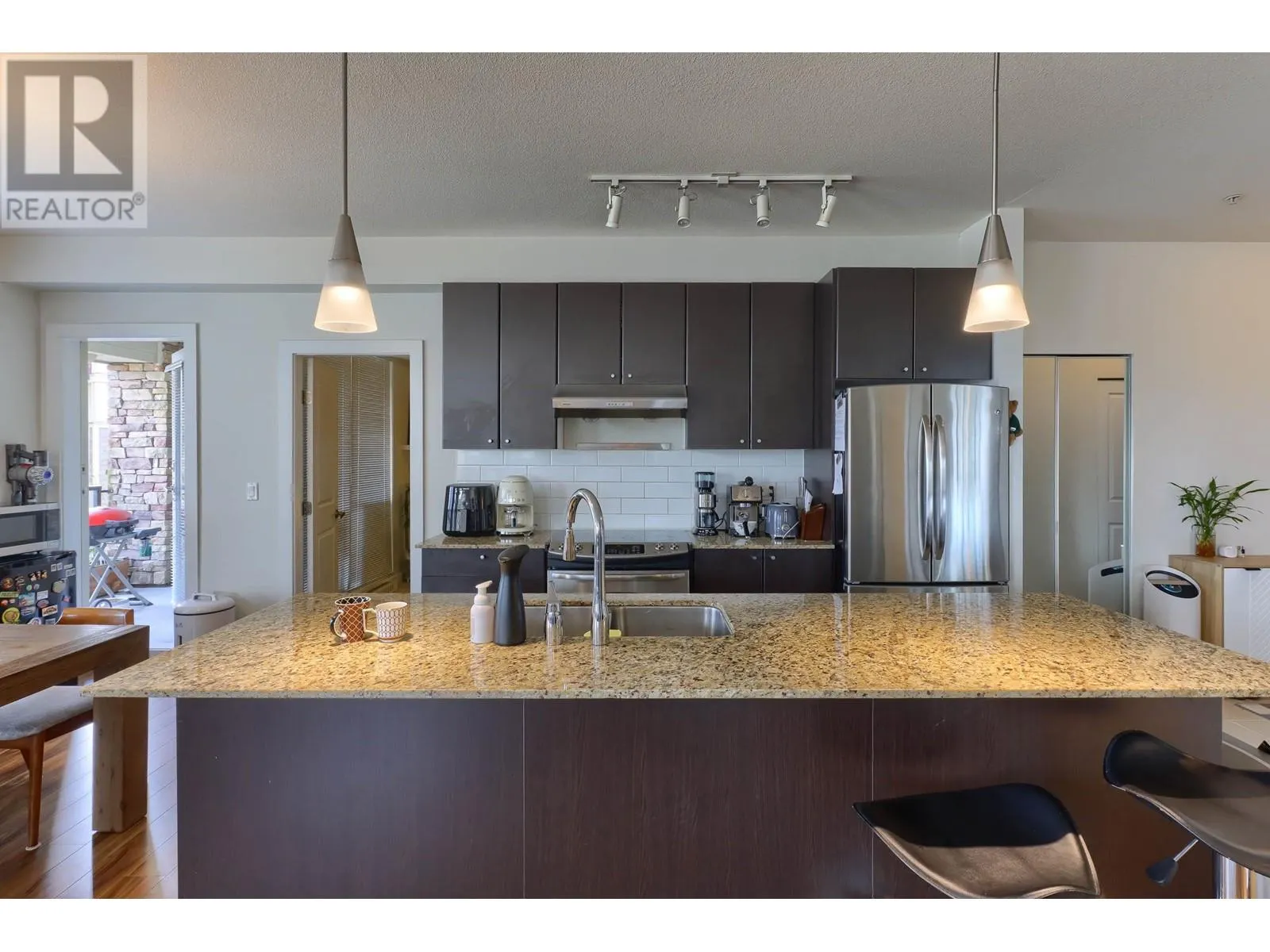 201 250 FRANCIS WAY