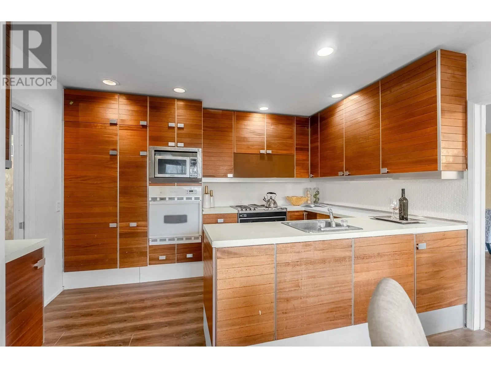 1035 W 48TH AVENUE