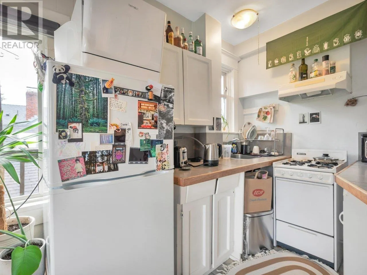 482 W 17TH AVENUE