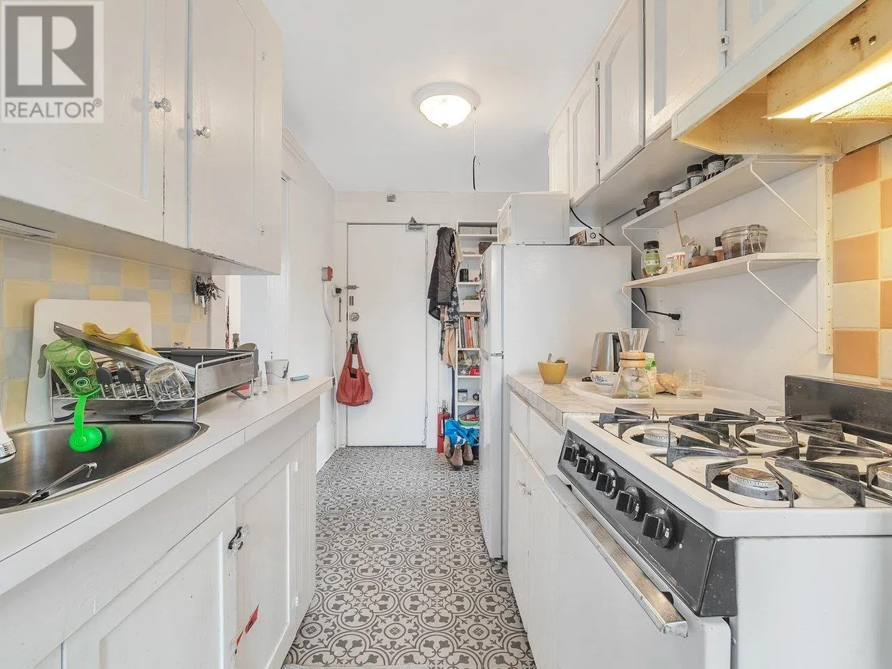 482 W 17TH AVENUE