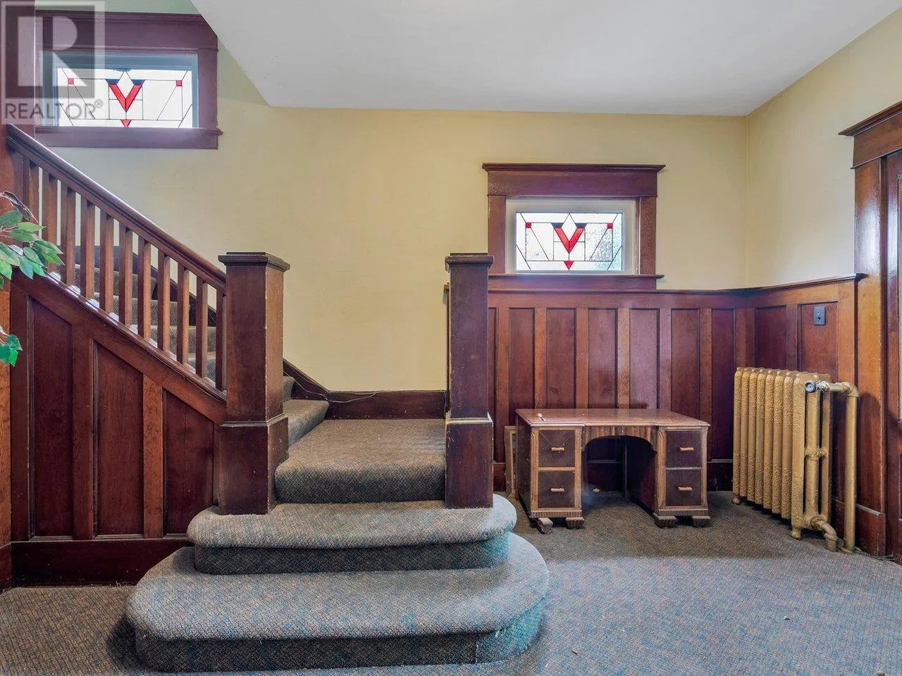 482 W 17TH AVENUE