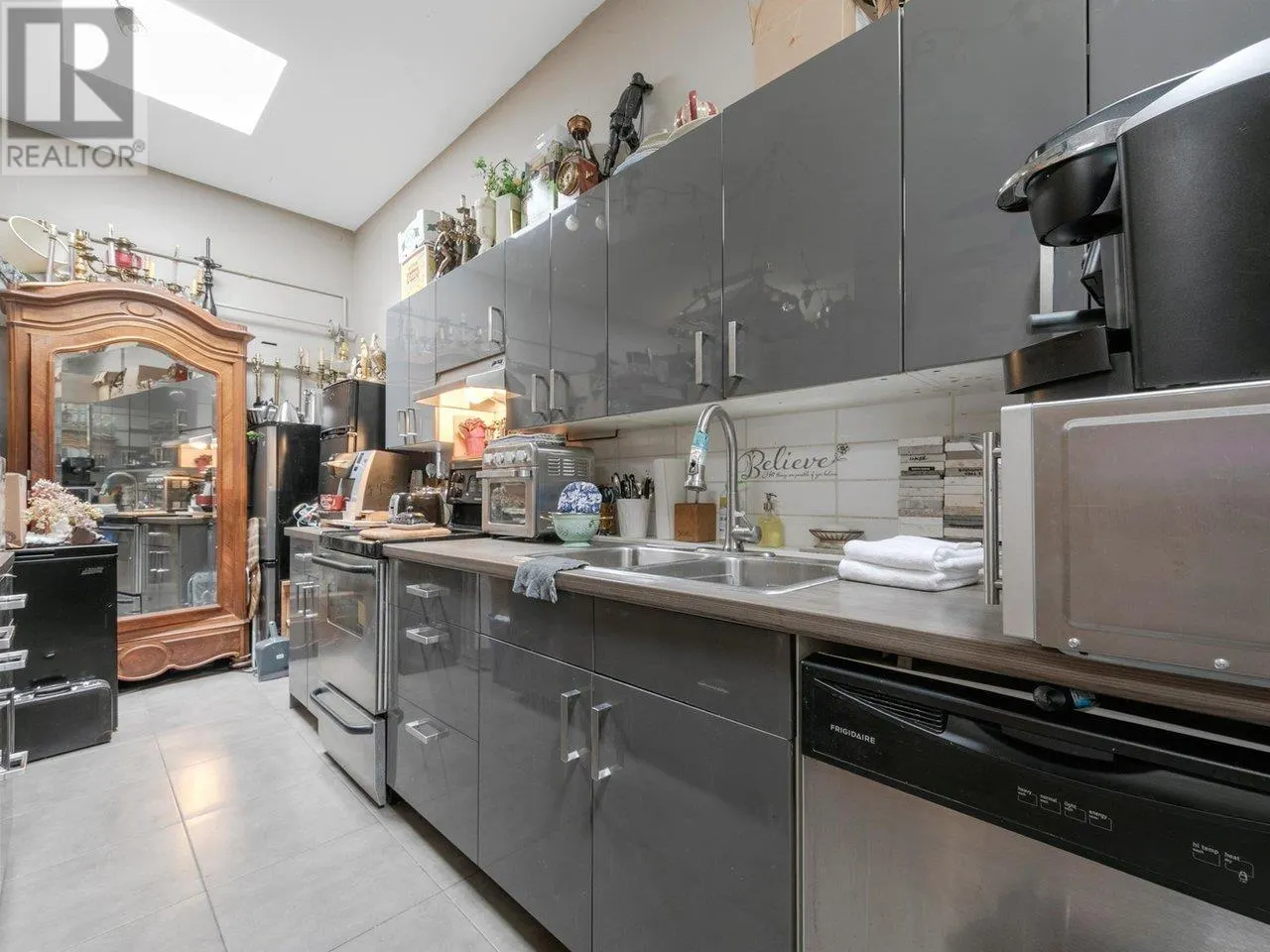 482 W 17TH AVENUE