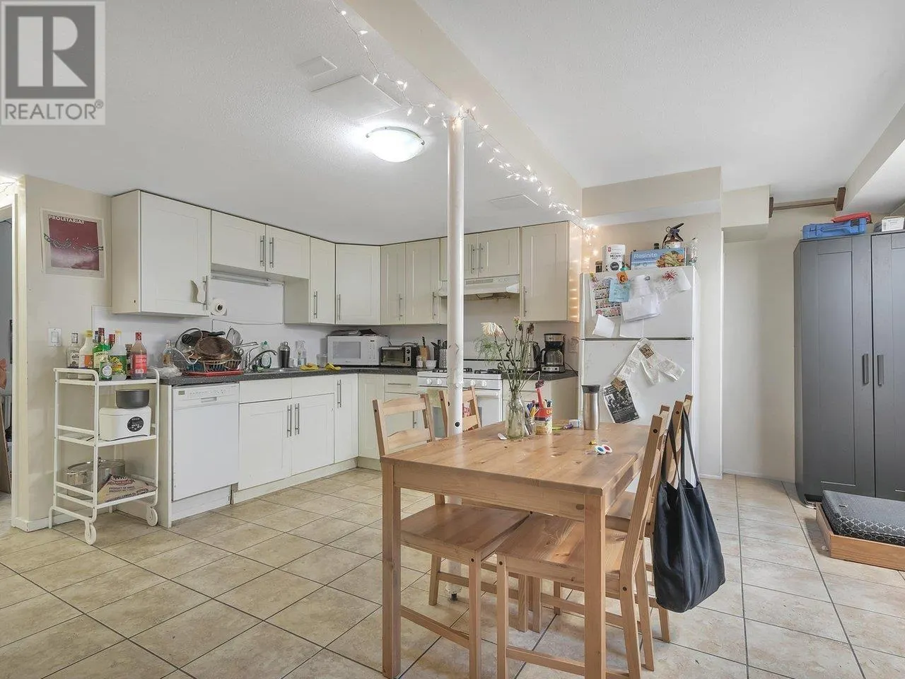 482 W 17TH AVENUE