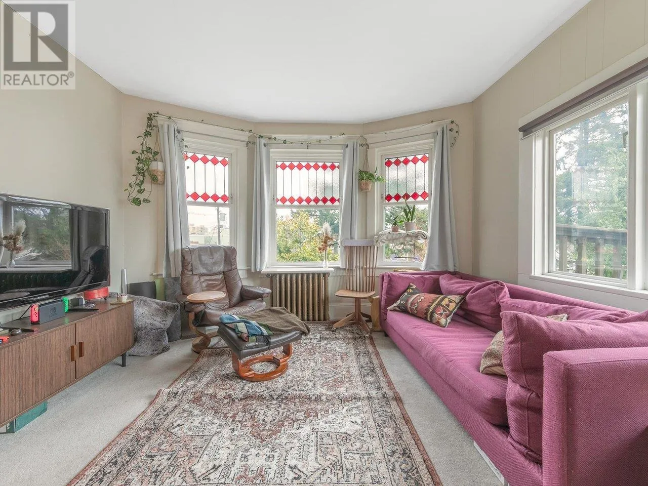 482 W 17TH AVENUE