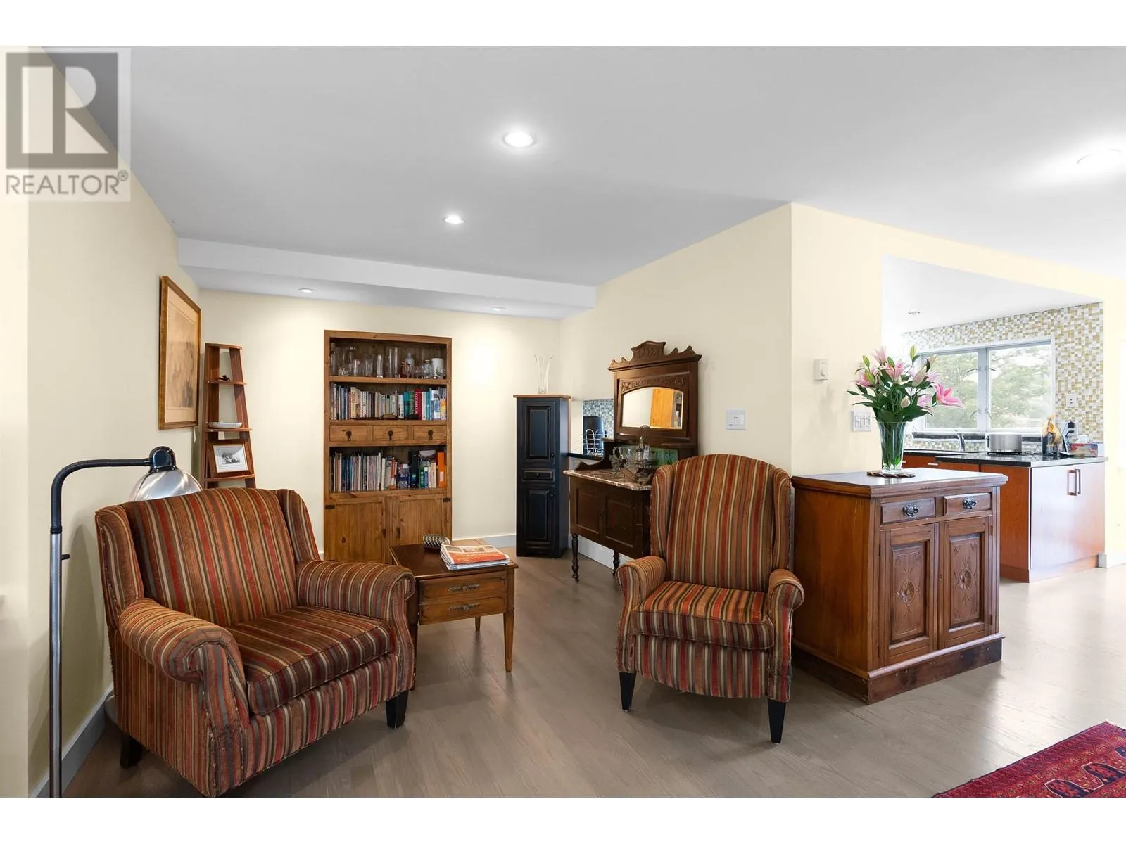 1596 ISLAND PARK WALK