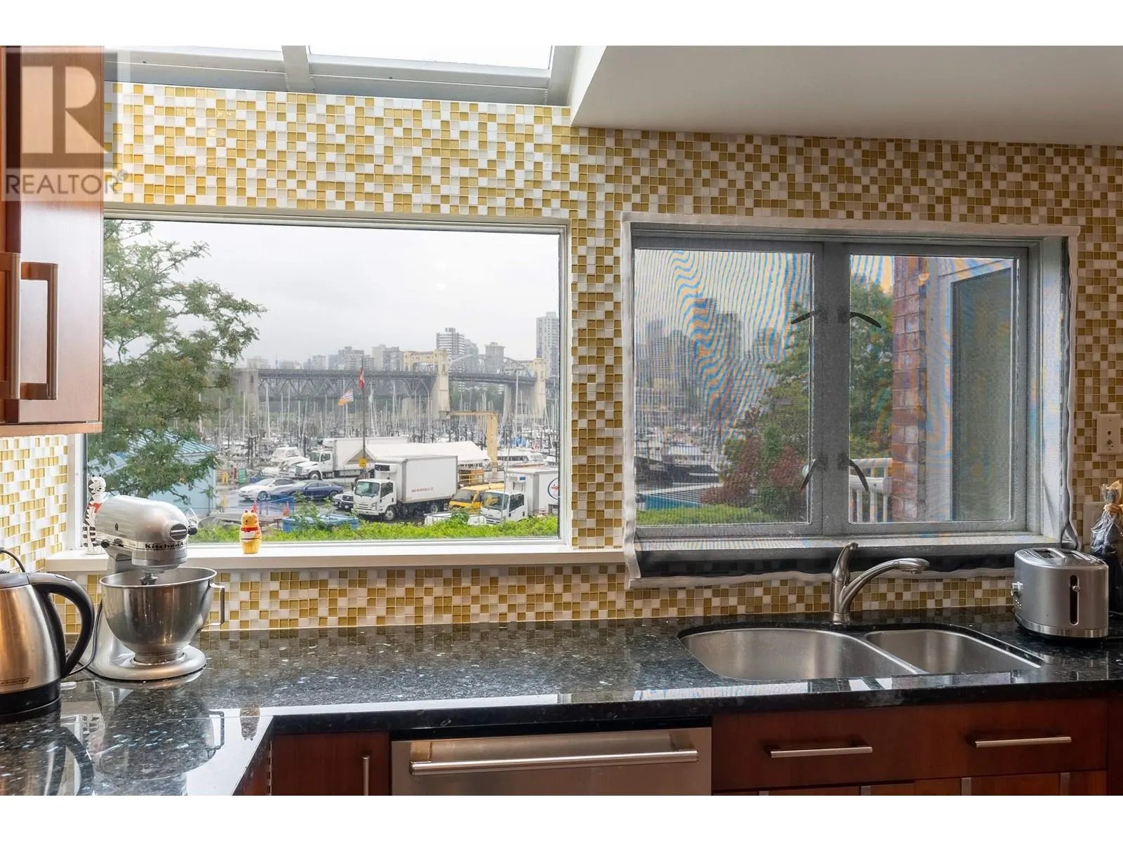 1596 ISLAND PARK WALK