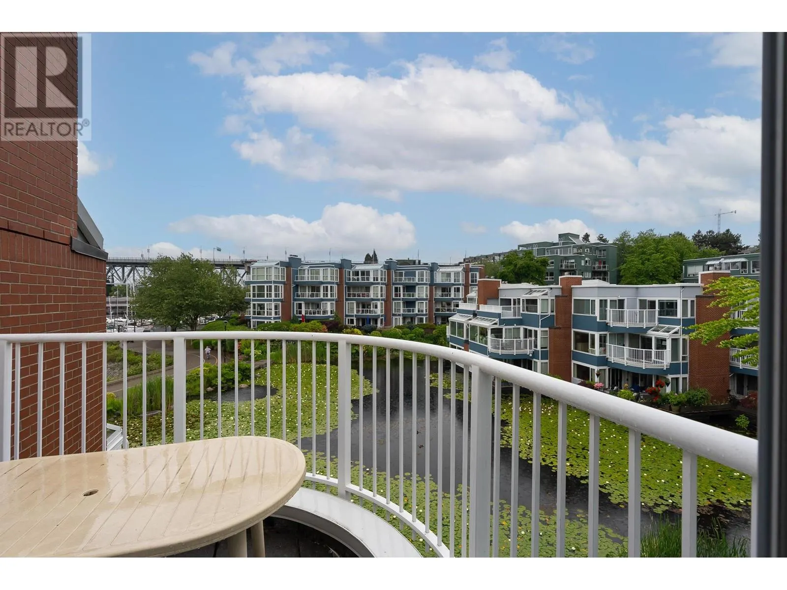 1596 ISLAND PARK WALK