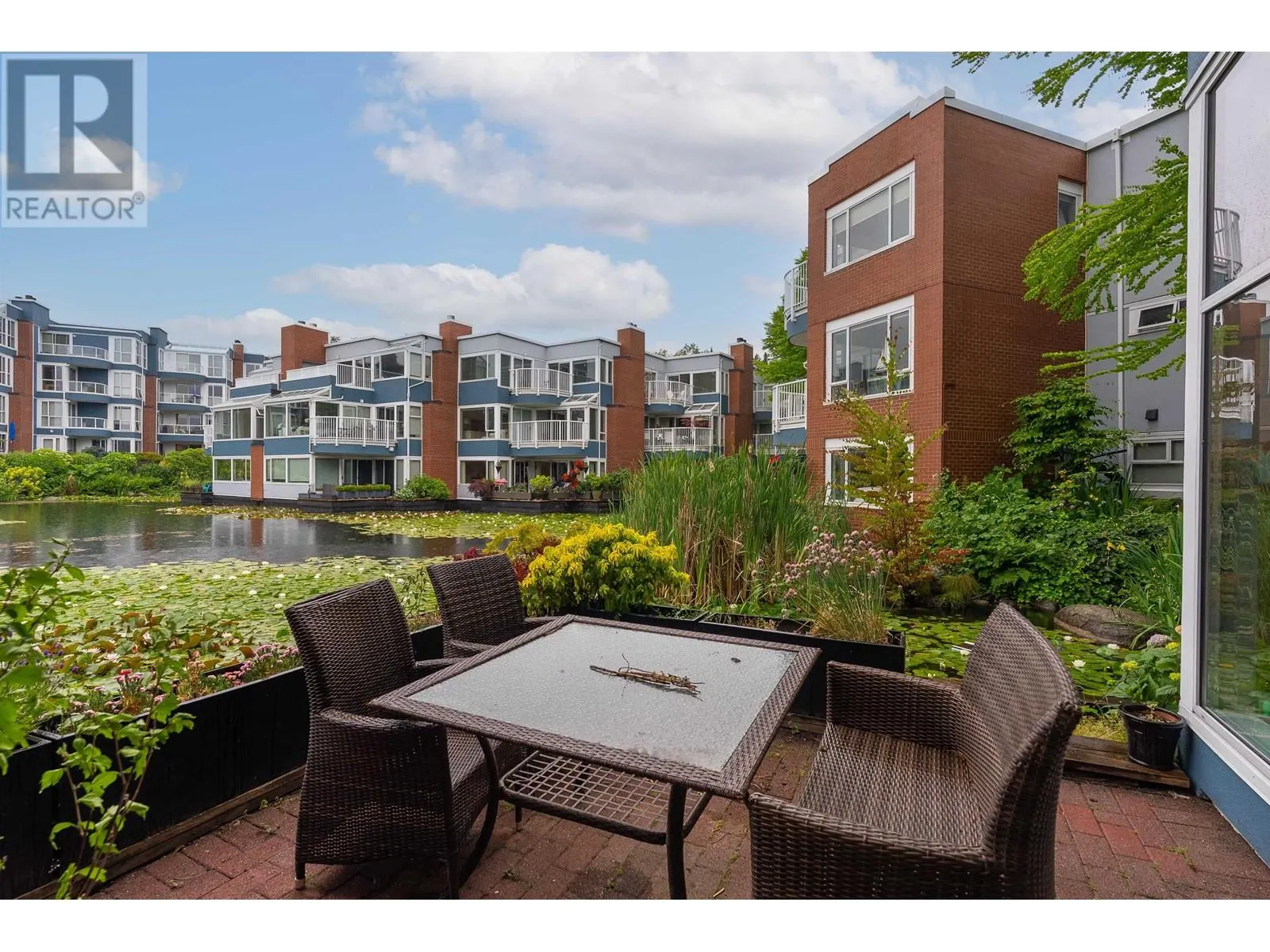 1596 ISLAND PARK WALK