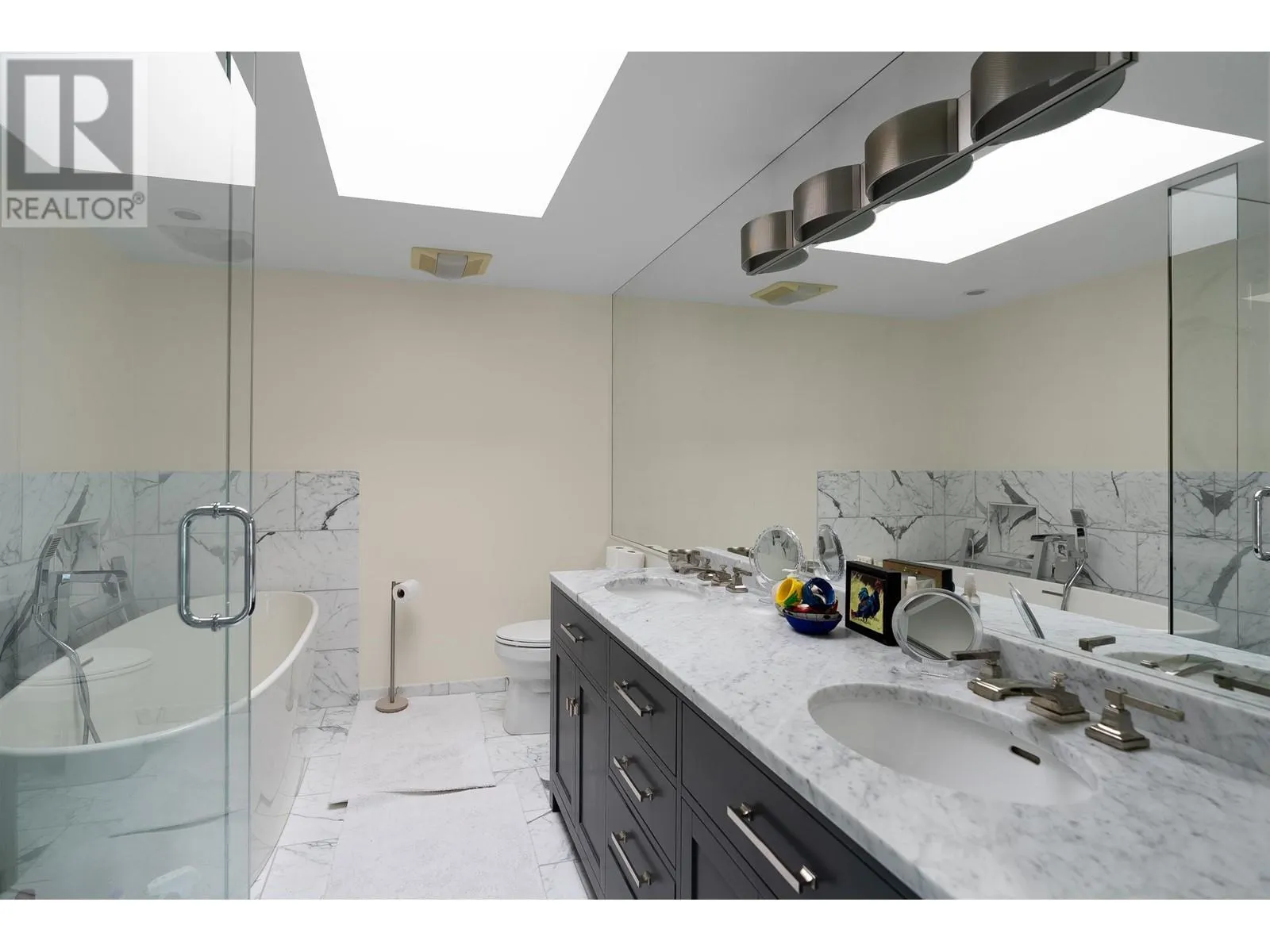 1596 ISLAND PARK WALK