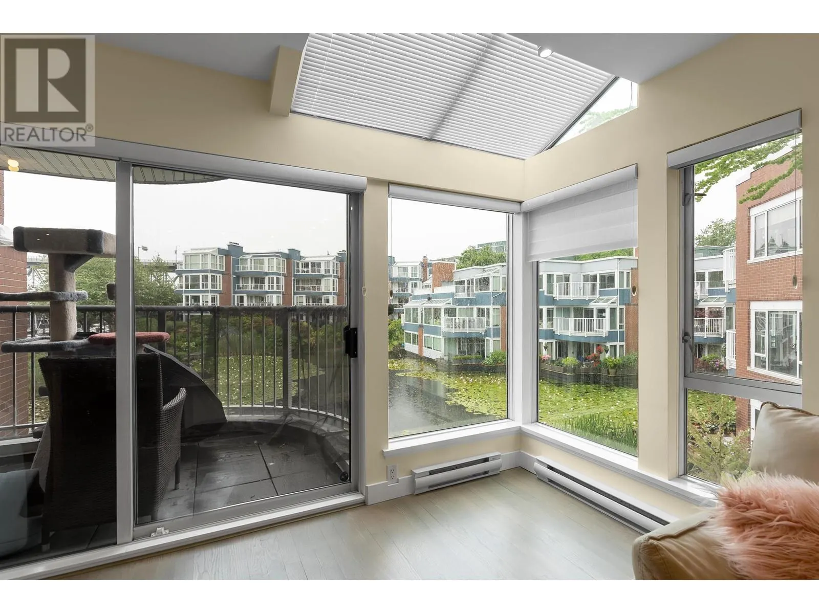 1596 ISLAND PARK WALK