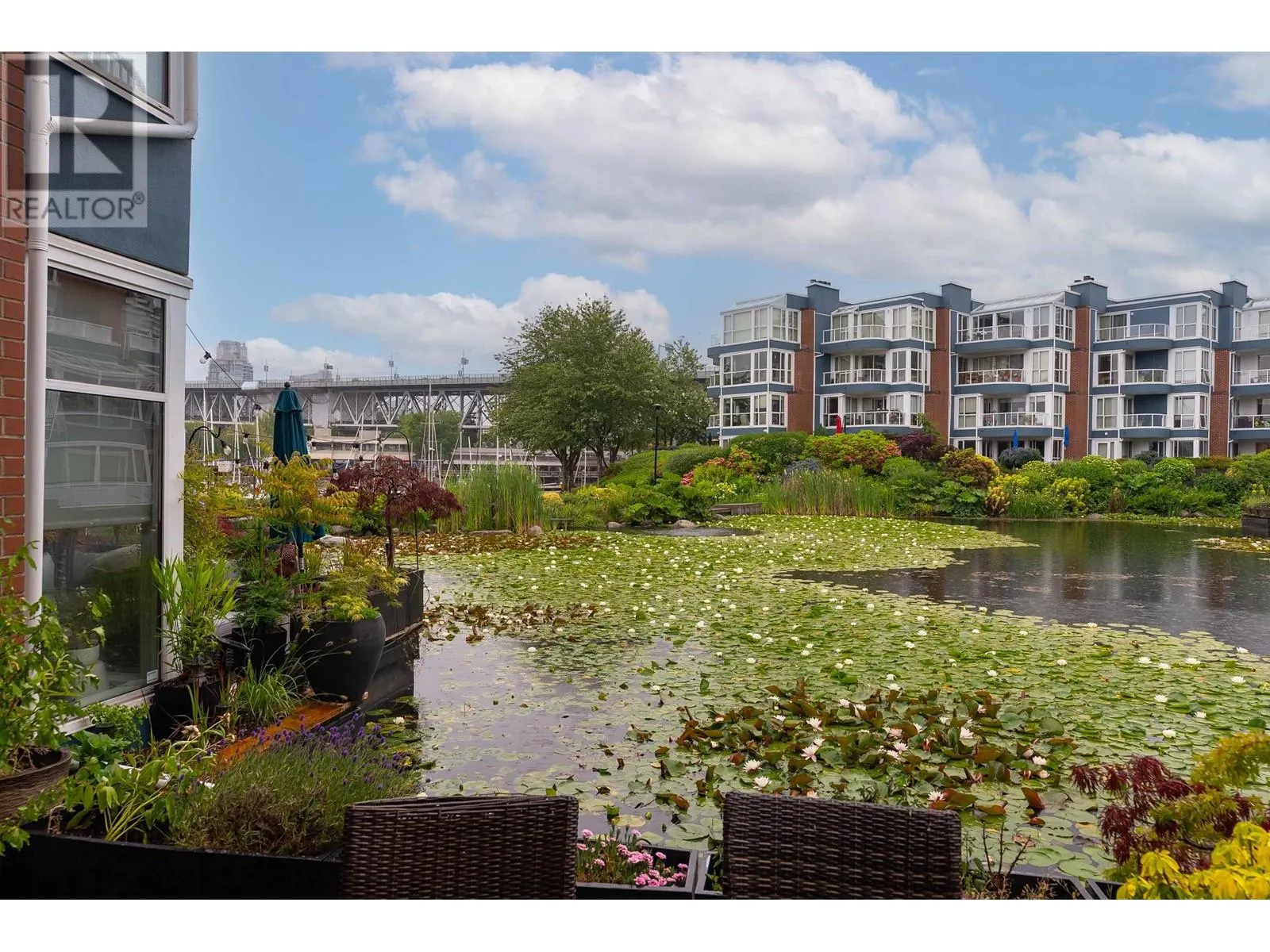 1596 ISLAND PARK WALK