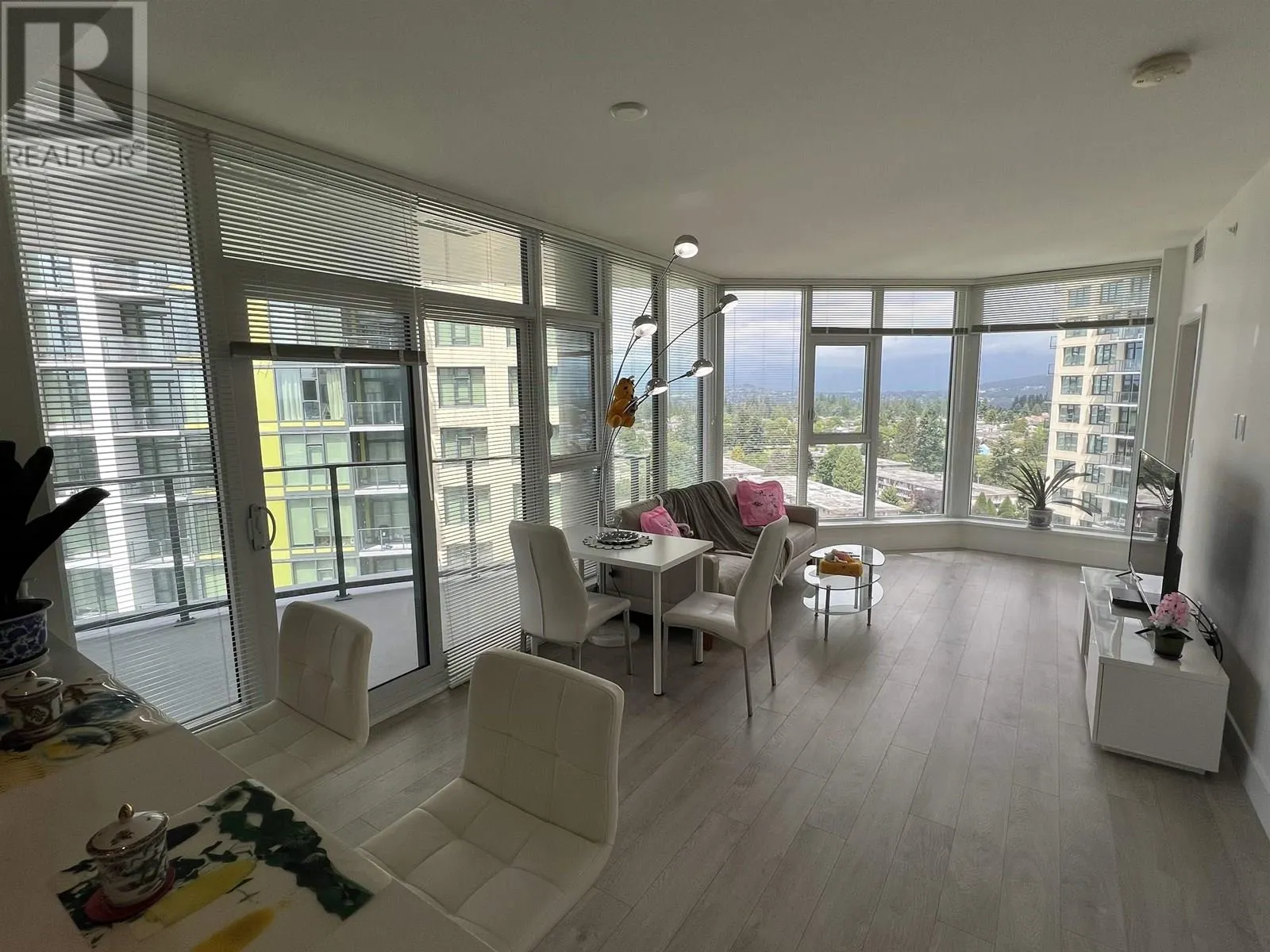 1702 7388 KINGSWAY AVENUE