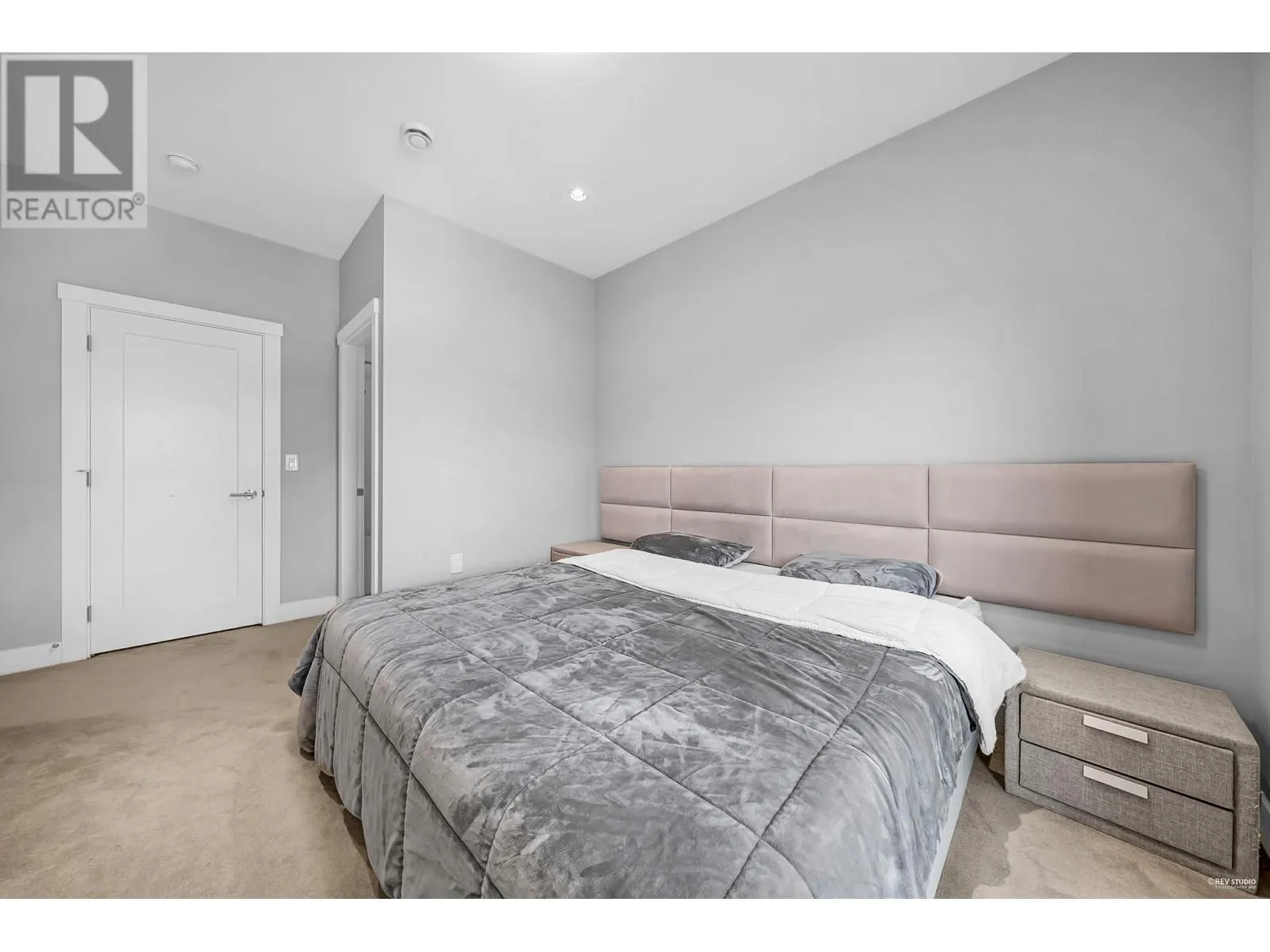 5488 CANADA WAY