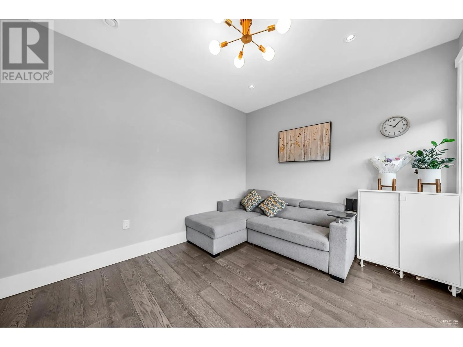5488 CANADA WAY
