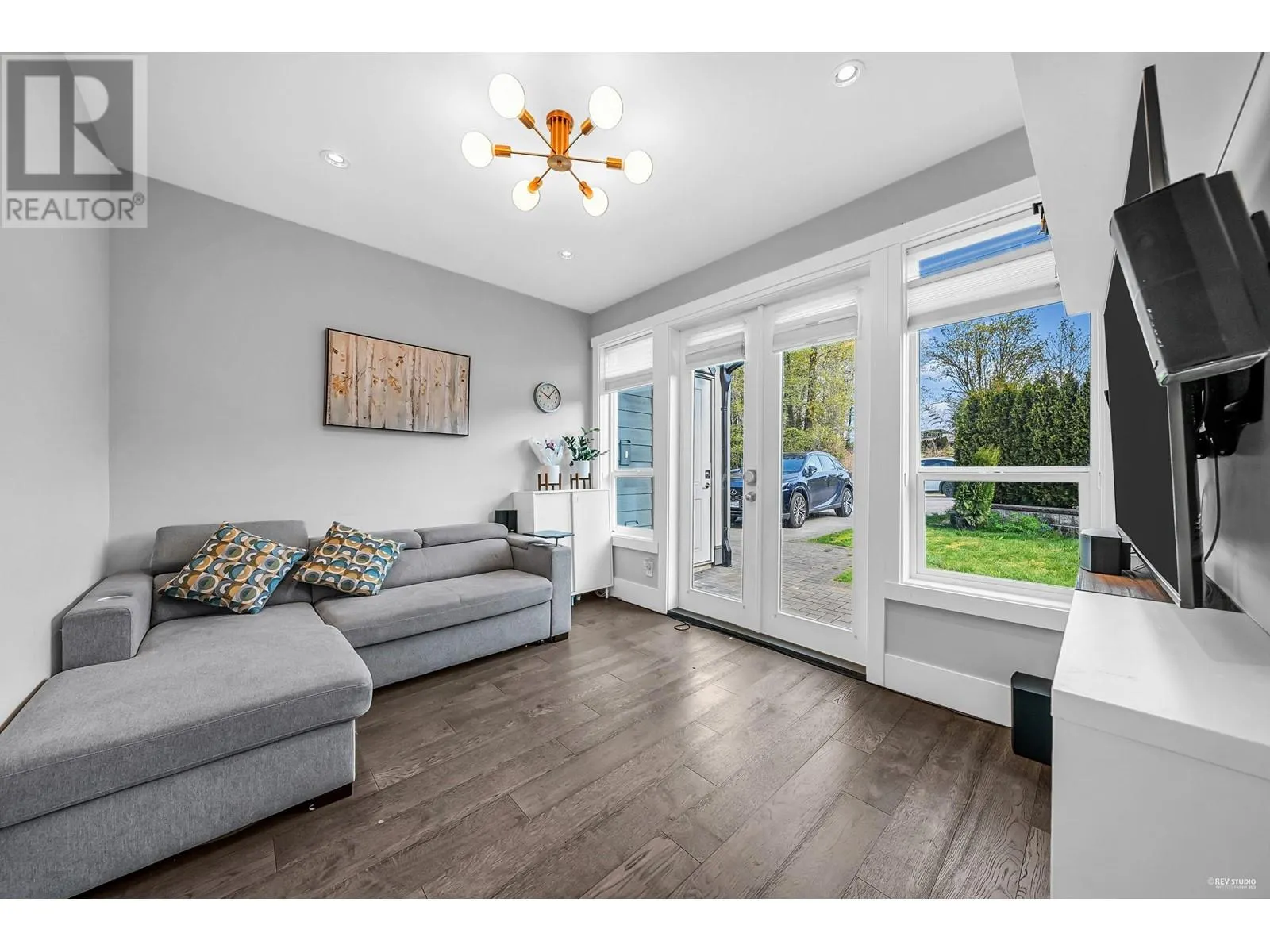 5488 CANADA WAY