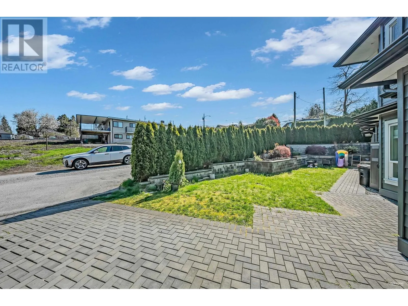 5488 CANADA WAY