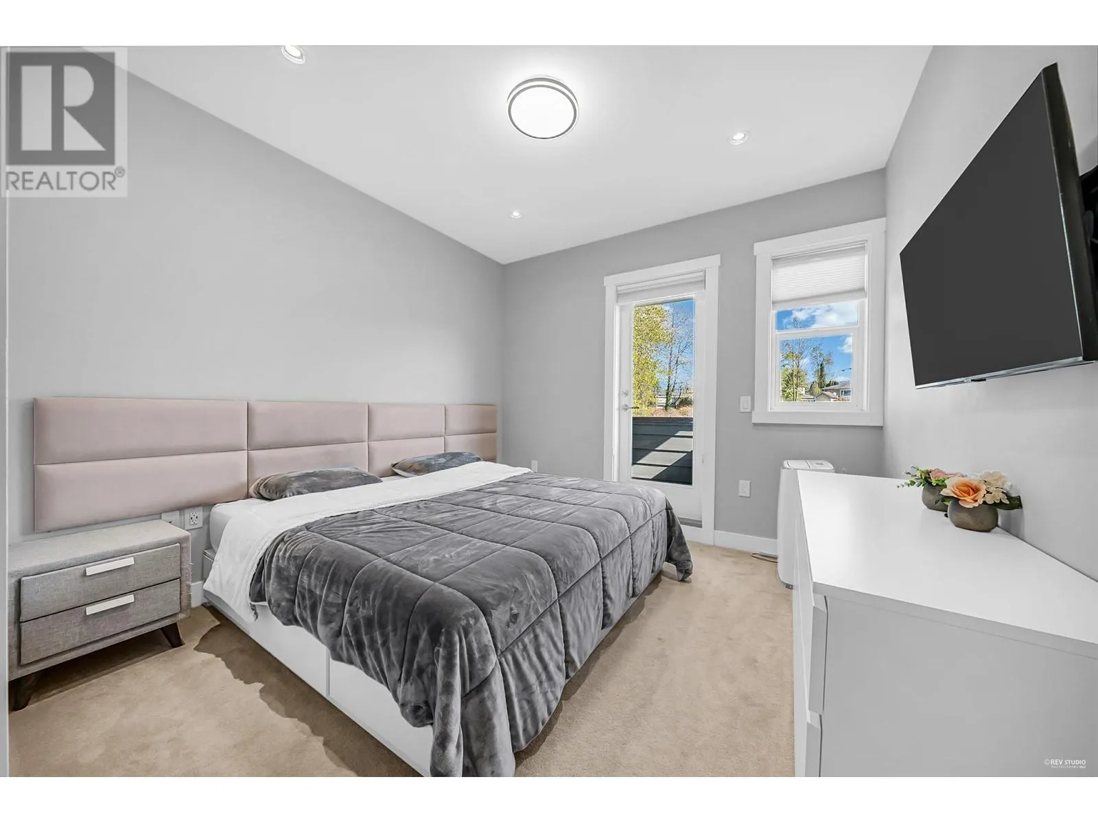 5488 CANADA WAY