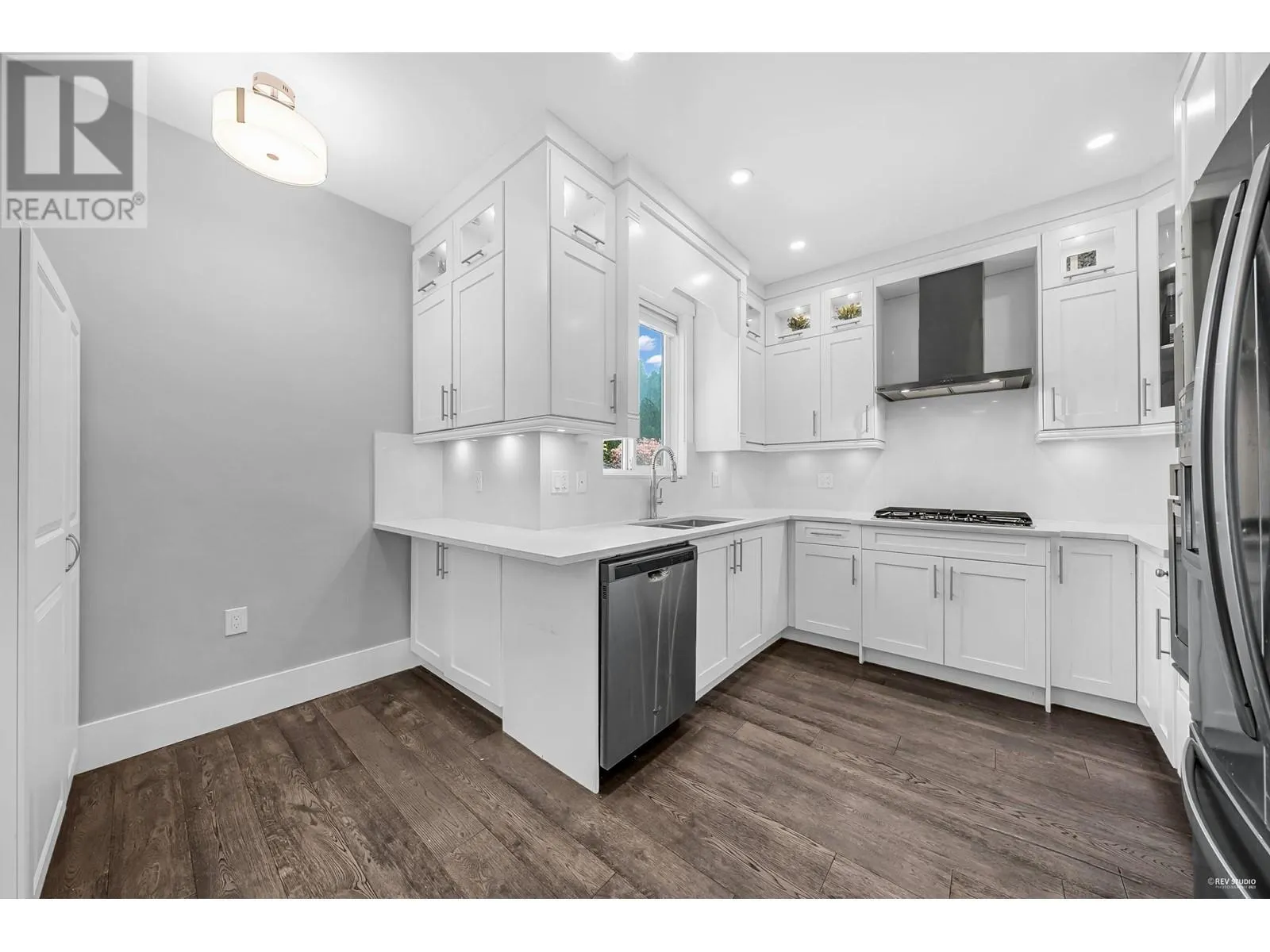 5488 CANADA WAY