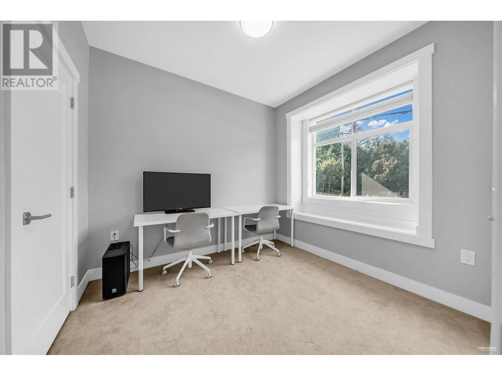 5488 CANADA WAY