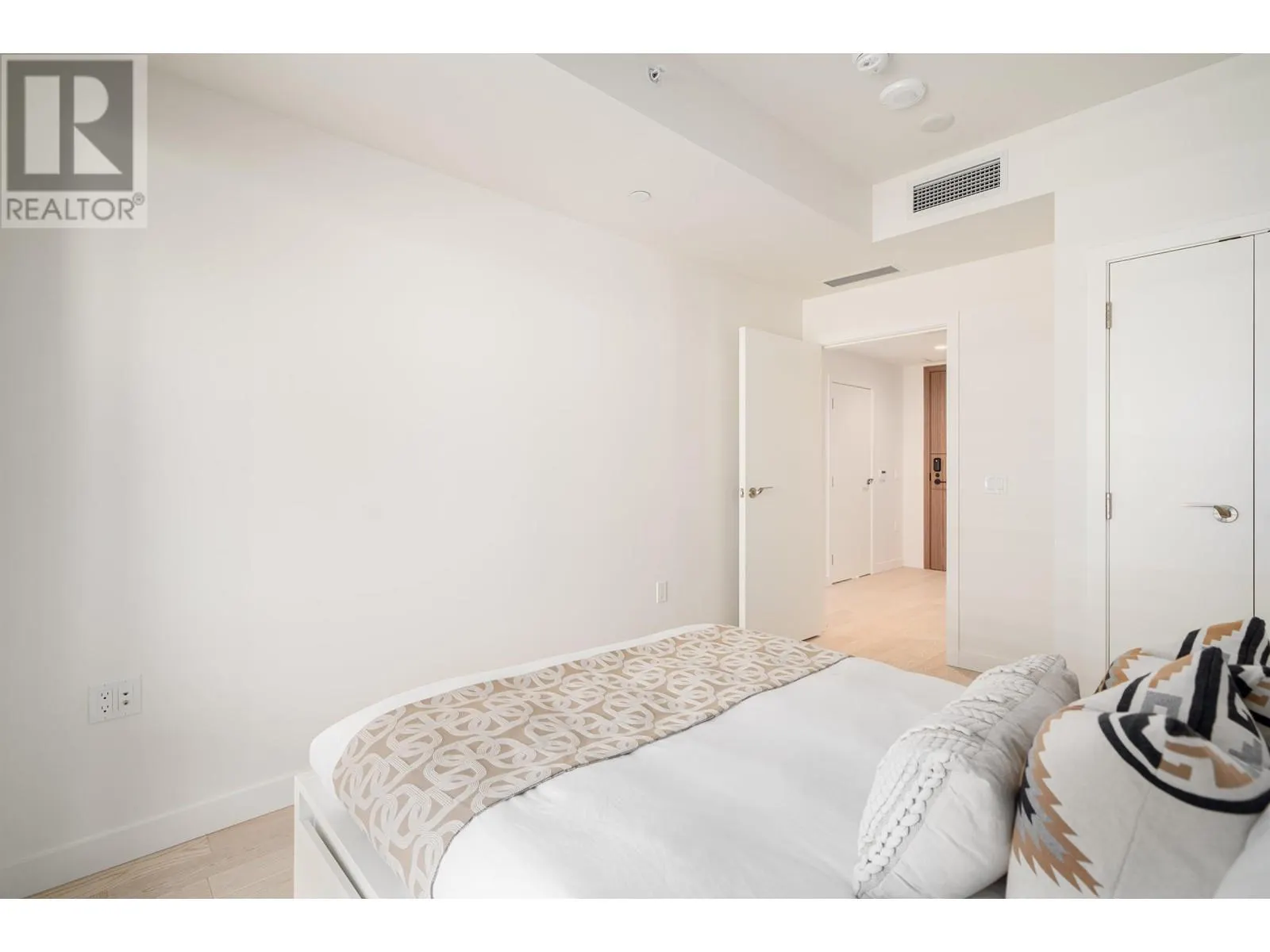 506 6811 PEARSON WAY