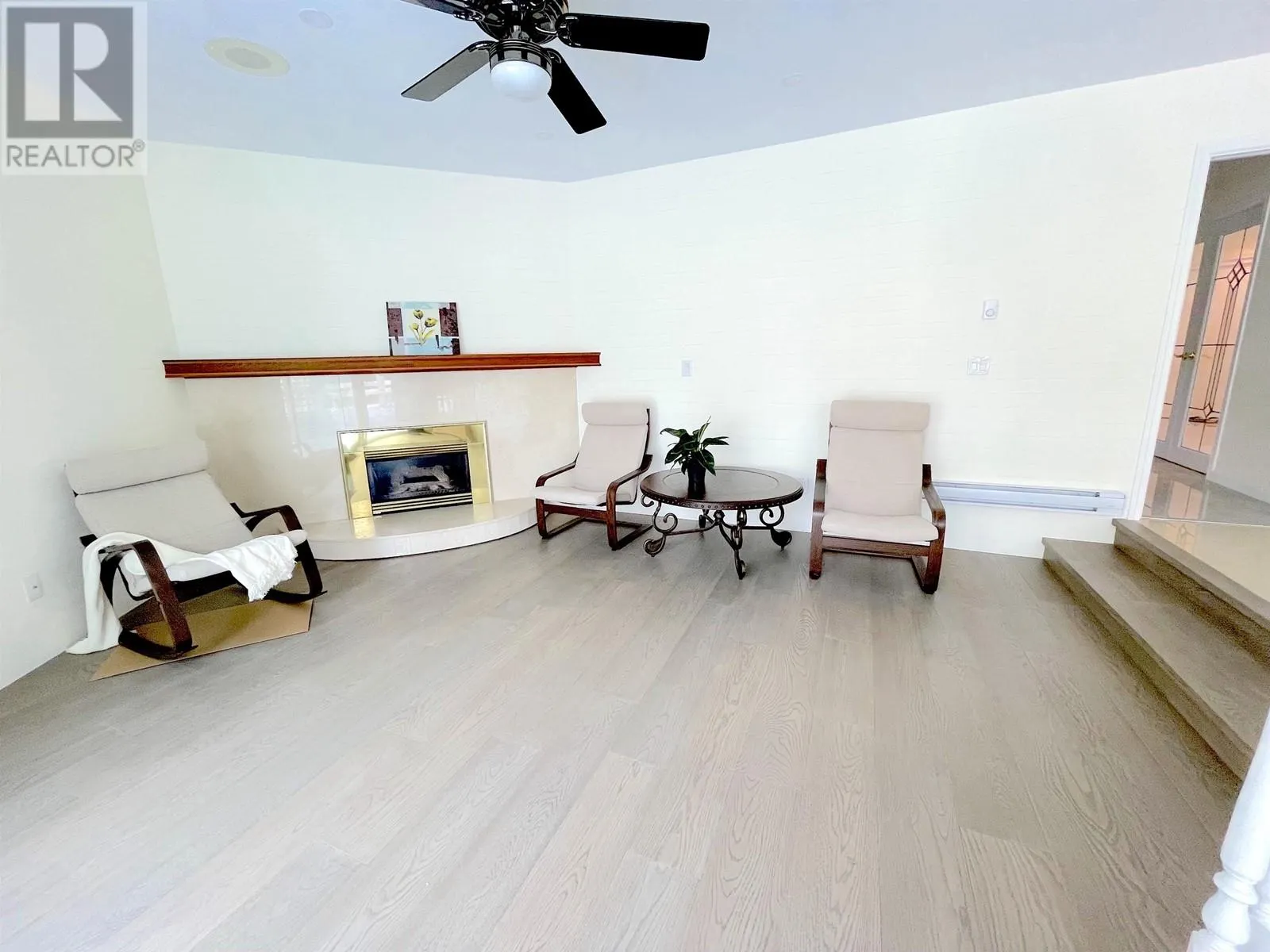 7371 SUNNYMEDE CRESCENT