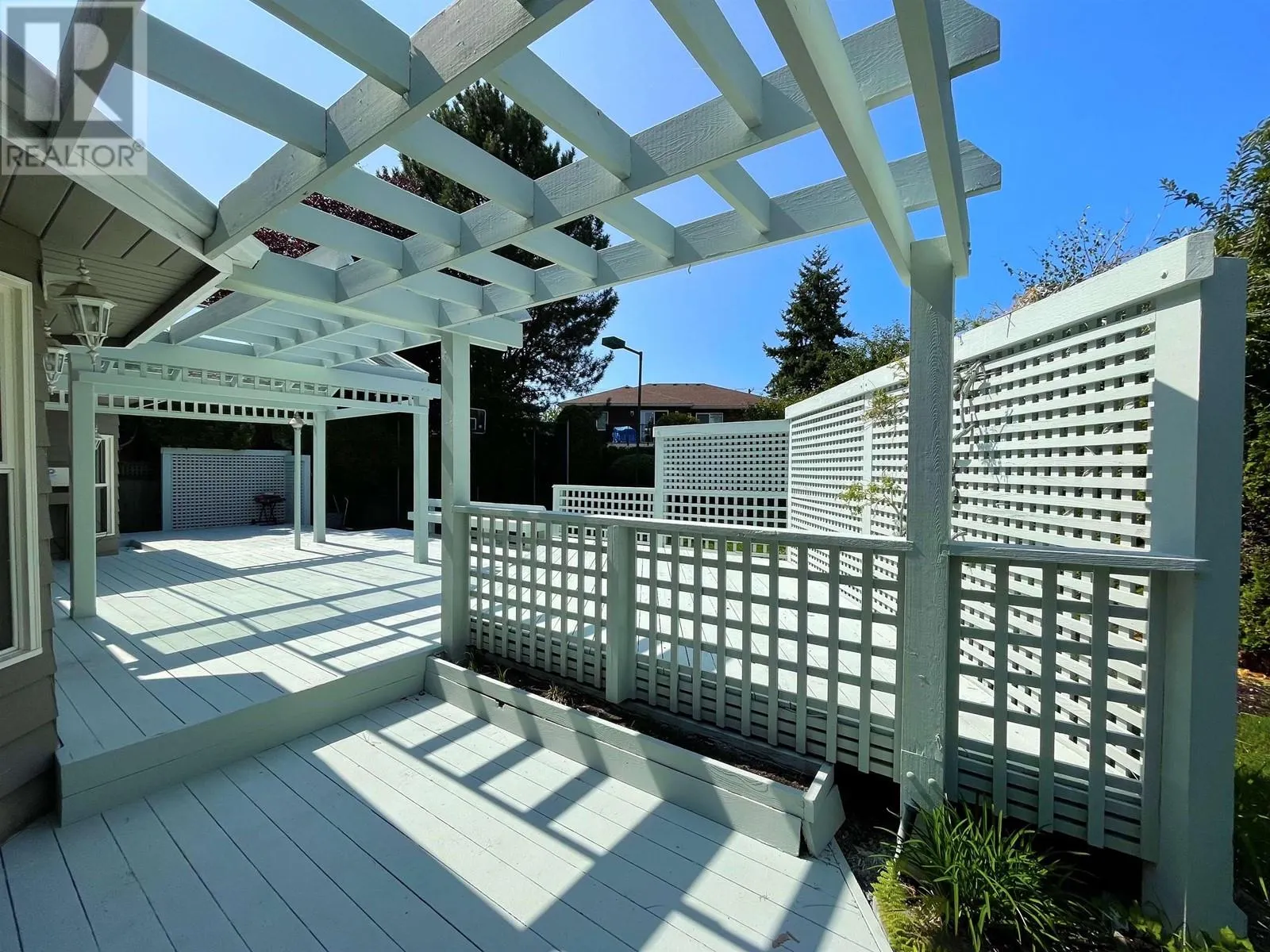 7371 SUNNYMEDE CRESCENT