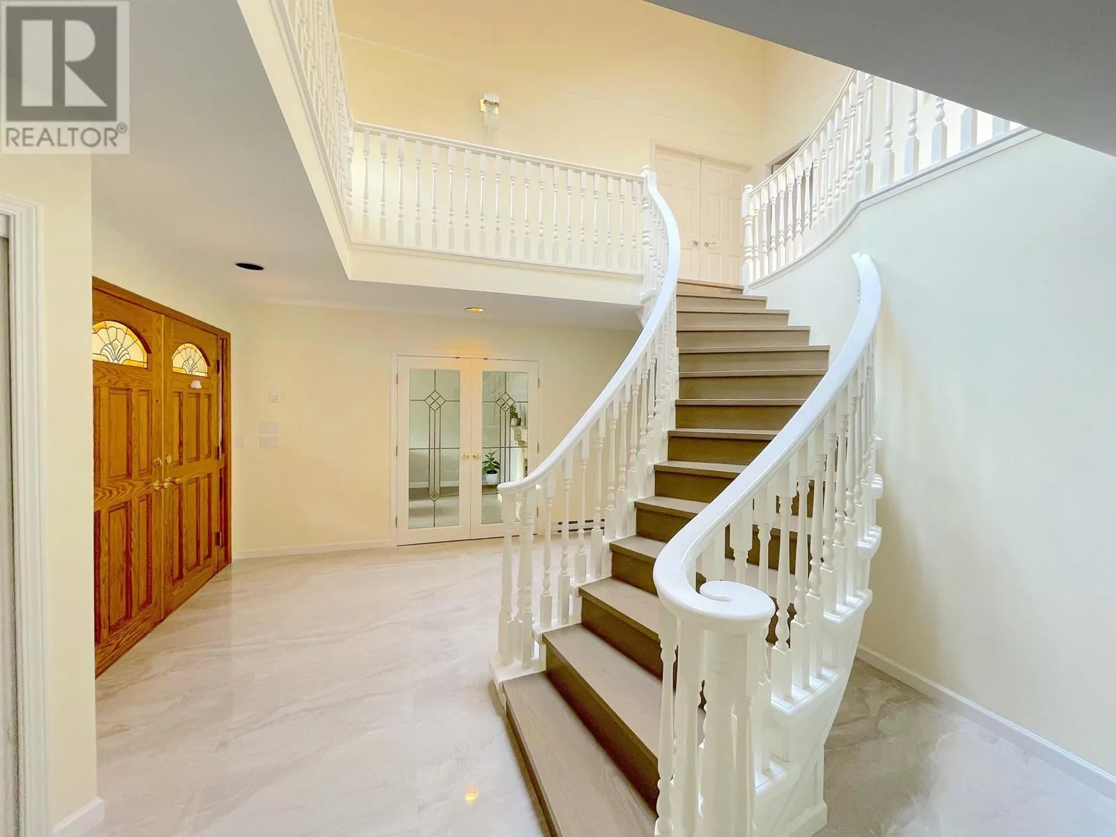 7371 SUNNYMEDE CRESCENT
