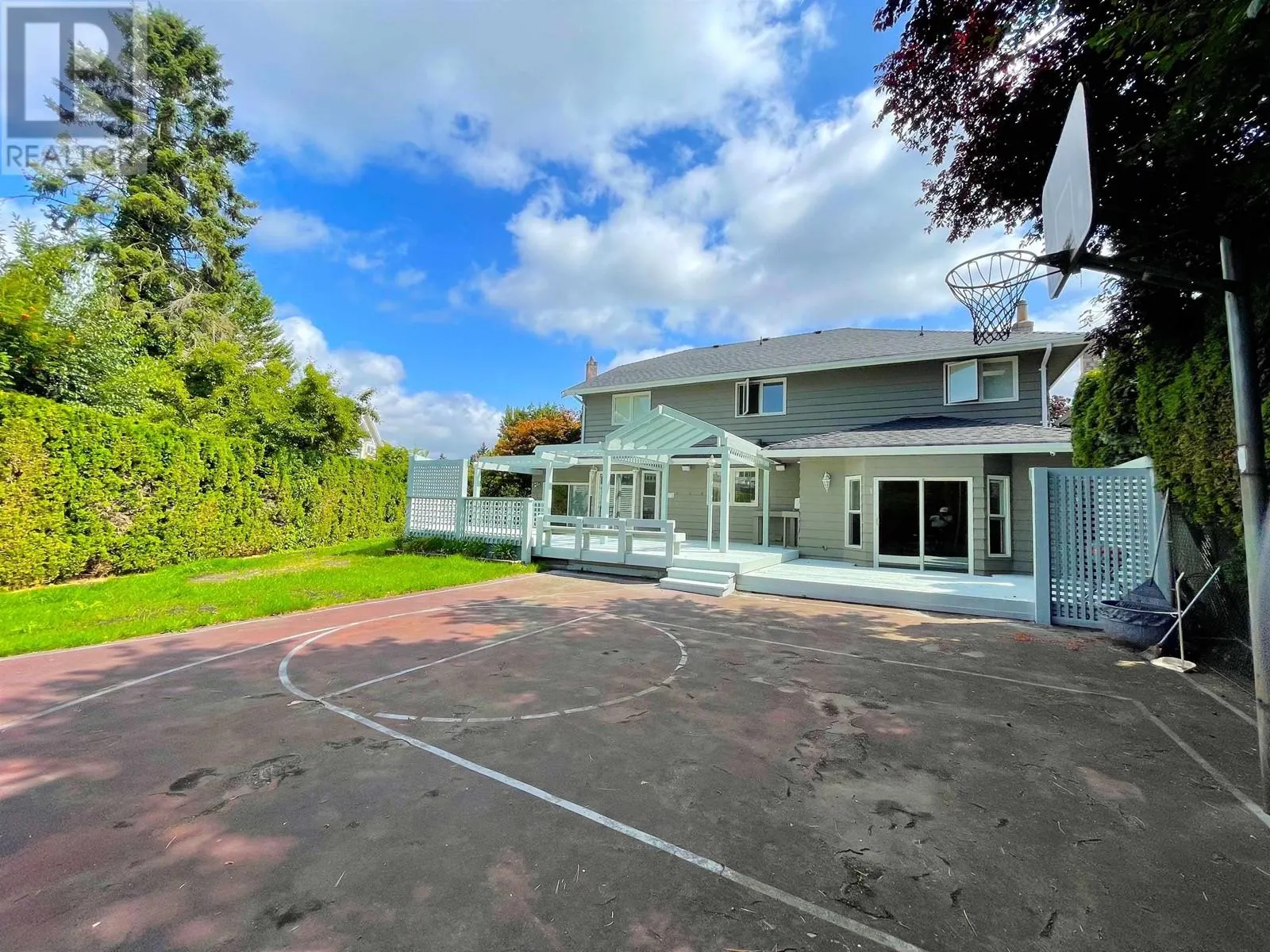 7371 SUNNYMEDE CRESCENT