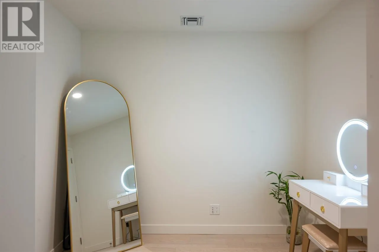 207 6811 PEARSON WAY